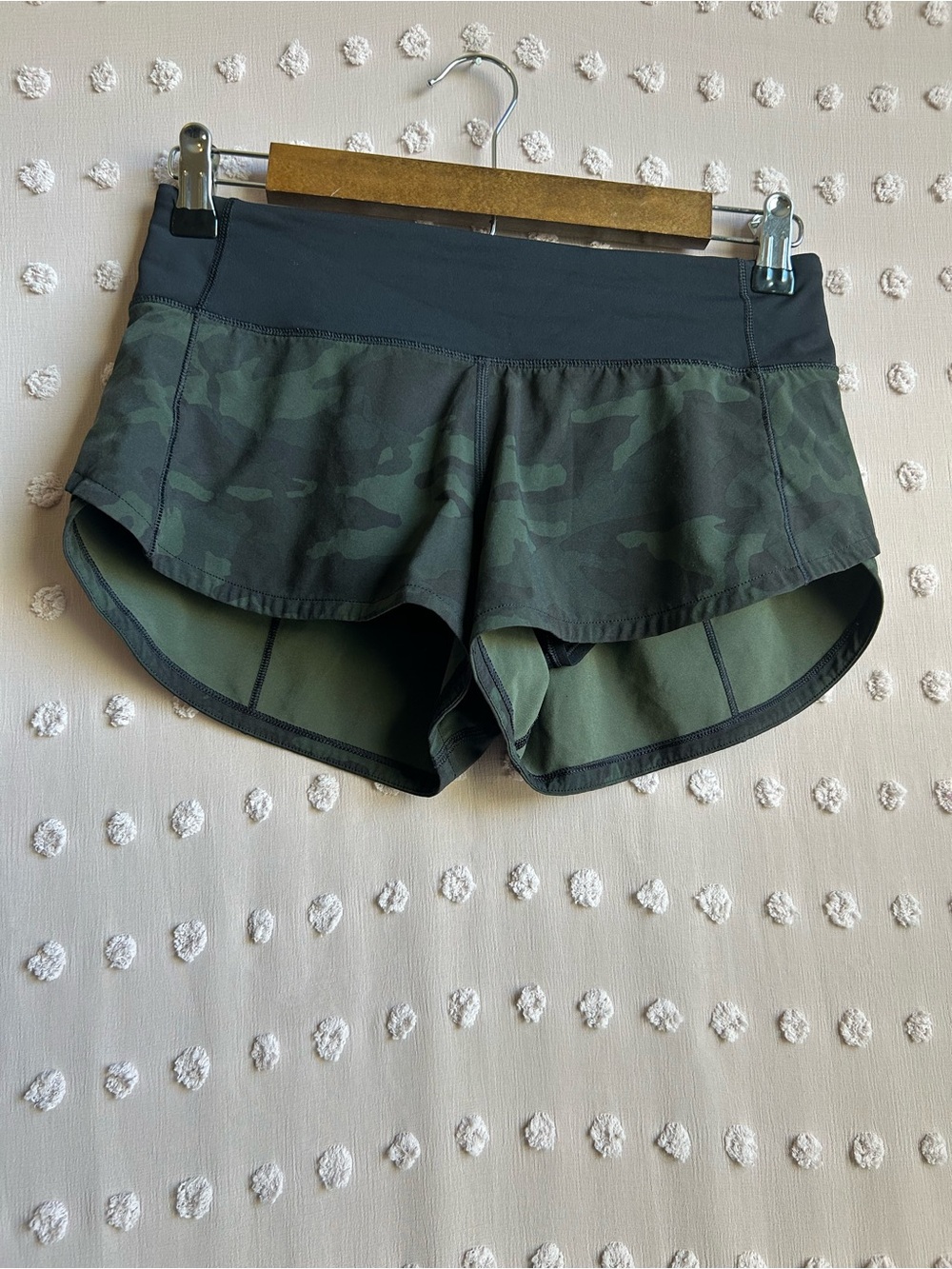 Lululemon Speed Up Shorts 2.5” Sz 2 Camo Green